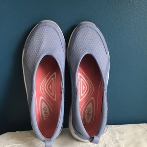 RYKA flats 8W